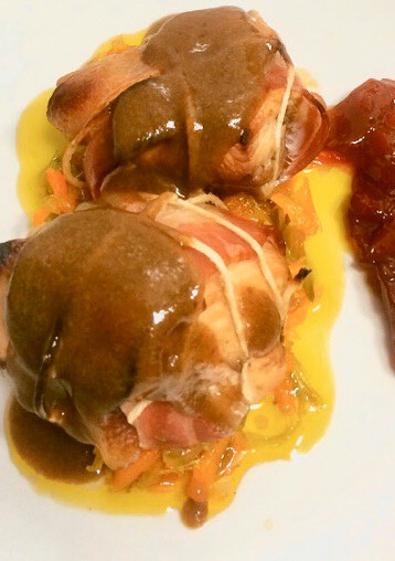 Una foto de Saquitos de pollo escabechado en naranja y salsa de soja