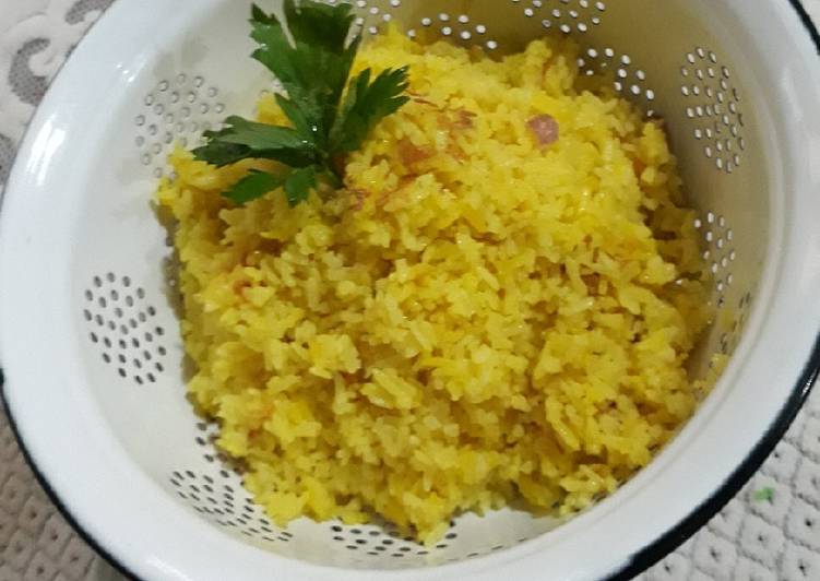 Bagaimana Membuat Nasi Kuning Simple yang Bikin Ngiler