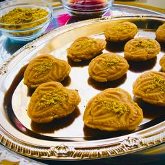 A picture of Nolen gur or sondesh or palm jaggery sondesh.