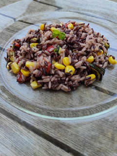 Foto di Insalata di riso vegetariana 🍚