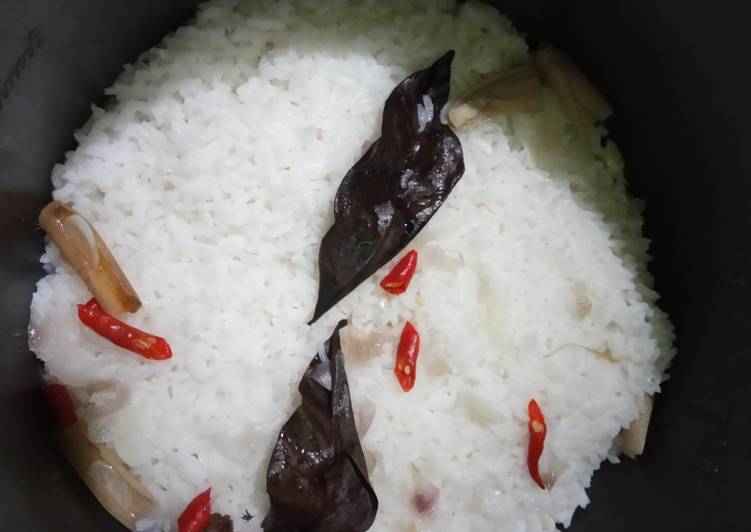 Resep Nasi Liwet Rice Cooker yang Menggugah Selera