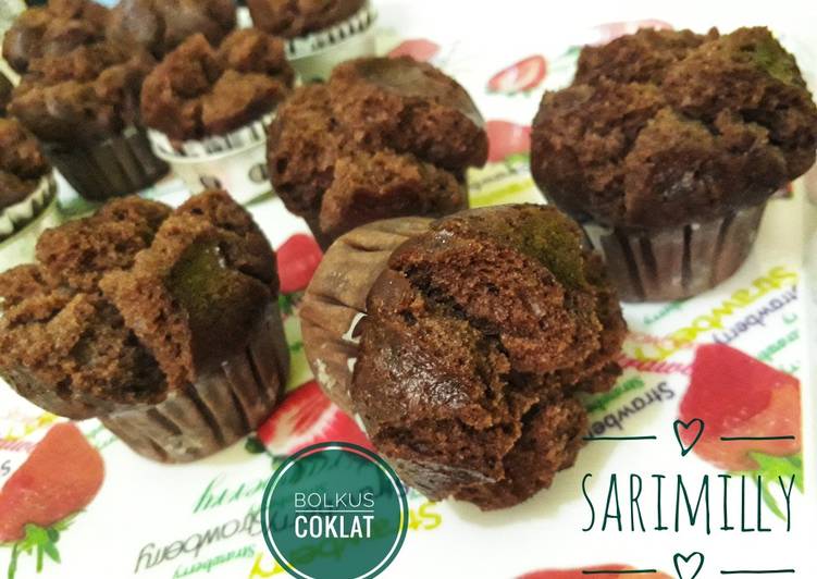 Cara membuat Bolu Kukus Coklat No Mixer Eggless Sederhana dan Mudah Dibuat
