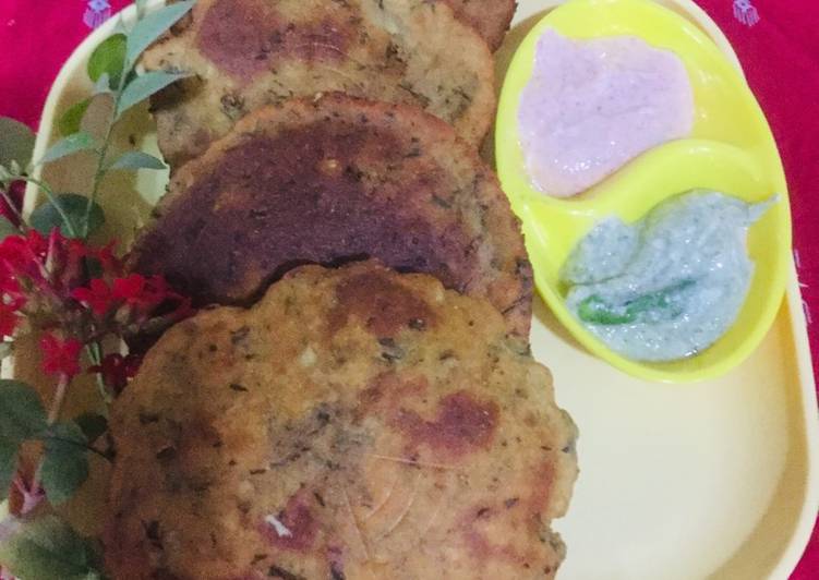 Malabar Style Ney pathiri (fried masala rice Pooris)