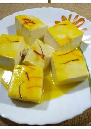 भापा दोई (Bhapa doi recipe in Hindi) रेसिपी मुख्य फोटो