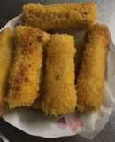 Sandwich cuộn xúc xích phô mai chiên xù