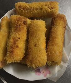 xúc xích chiên xù