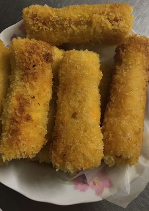 Hình của món Sandwich cuộn xúc xích phô mai chiên xù.
