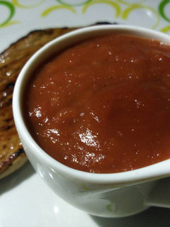 Una foto de Salsa de ciruelas rojas