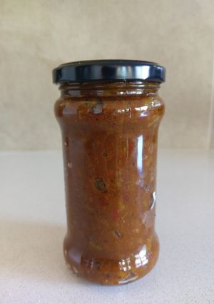 A picture of No oil lemon pickle.