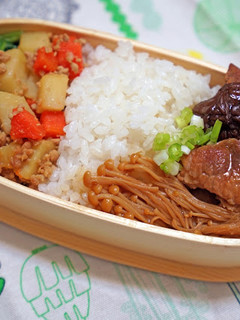 滷胛心肉&金針菇--天然水曲柳木綁帶便當盒 的食譜成品照片