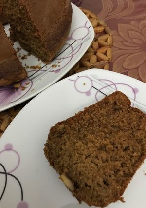 صورة لوصفة كيكة التمر بالقرفة والجوز