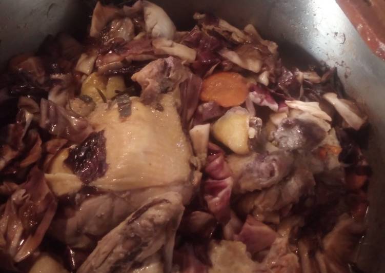Pollo sopra un letto di radicchio