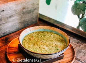 Gambar Sos Salata makan bersama nasi arab