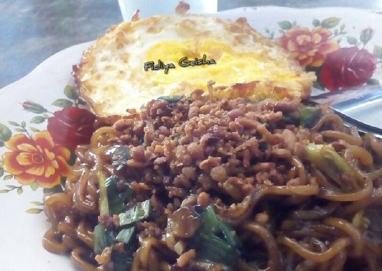 Bagaimana Menyiapkan Mie Goreng Pedas Anti Gagal