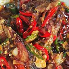 รูปของ Tongkol kecap kuah pedas