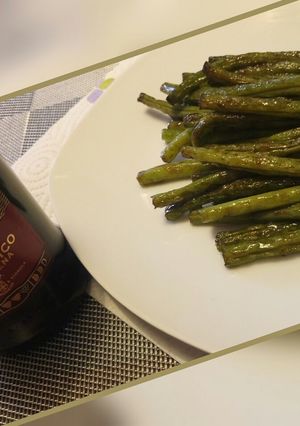 A picture of Easy balsamic glazed green beans.