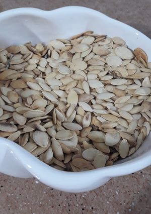 عکسی از دستور بو دادن تخمه کدو(چهارشنبه سوری)