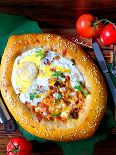 عکسی از دستور خاچاپوری با سوسیس و قارچ (بدون فر)