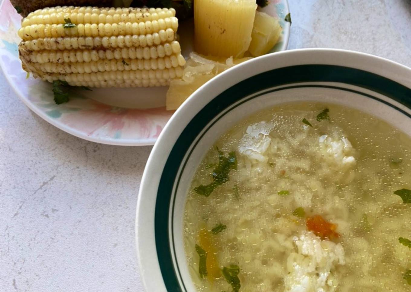 Caldo de res guatemalteco