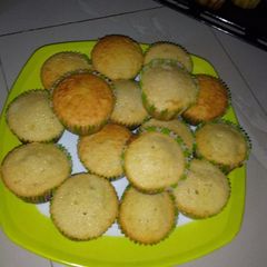 A picture of Vanilla cupcakes.