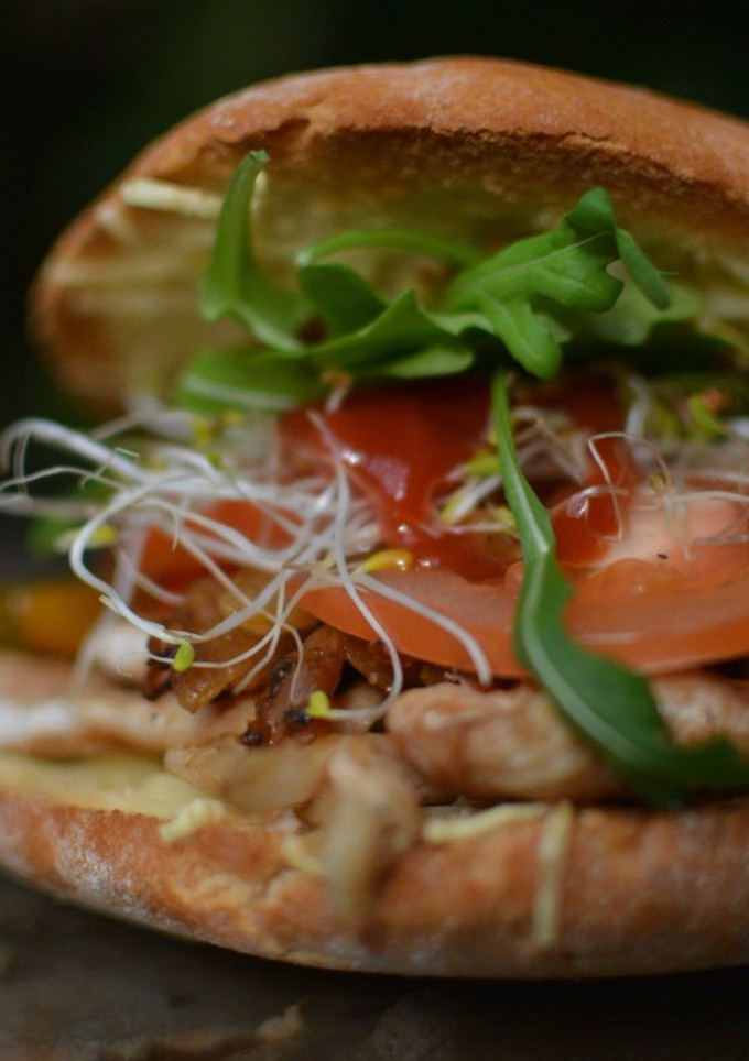 Una foto de Hamburguesa de pollo delicatessen