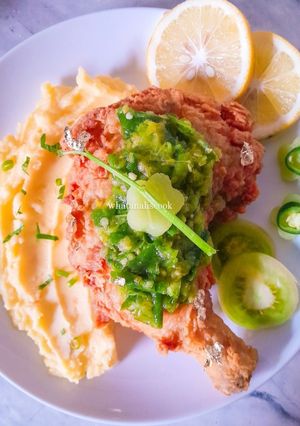 Foto resep Ayam Penyet Cabe Ijo with Mashed Potato