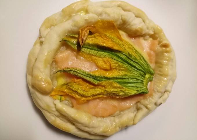 Smoked salmon and pumpkin flower tart