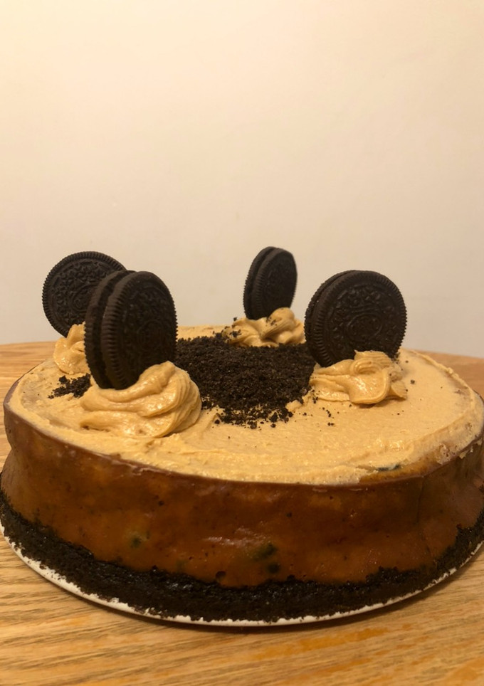 Una foto de Cheesecake oreo y crema de cacahuete😍
