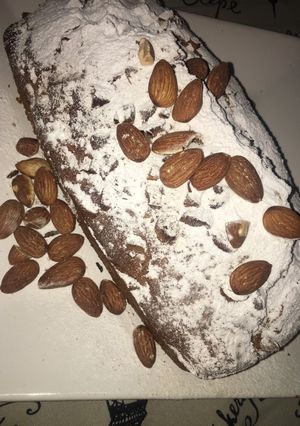 Una foto de Budín de manzana, nuez y almendras 🍎