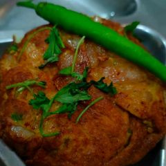 A picture of Karandi omelette.