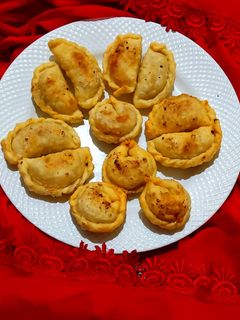मावा गुझिया (Mawa gujiya recipe in Hindi) रेसिपी मुख्य फोटो