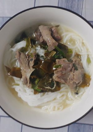 Hình của món Vịt nấu lá giang.
