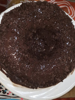 صورة لوصفة كيكة الشوكولاتة المسقية من ألذ الكيكات 😍😋