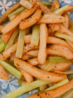 甜不辣炒芹菜 的食譜成品照片