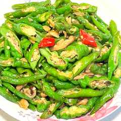 Foto di Truffle Soy Sauce with Manganji Green Pepper 松露醬油炒糯米椒