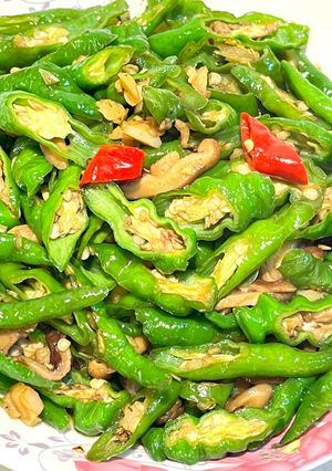 Truffle Soy Sauce with Manganji Green Pepper 松露醬油炒糯米椒 的食譜成品照片