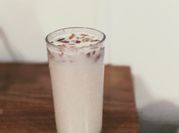 Una foto de horchata de nuez