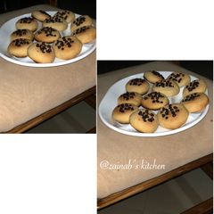A picture of Chocolate chip cookie🍪🍪🍪.
