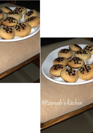 A picture of Chocolate chip cookie🍪🍪🍪.