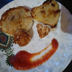 A picture of Bread ring sandwich.