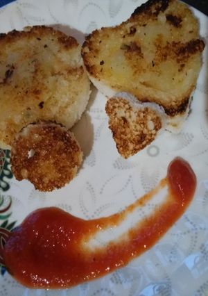 A picture of Bread ring sandwich.