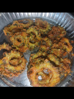 பாகற்காய் ஃப்ரை(bitter gourd fry recipe in tamil) செய்முறை முக்கிய புகைப்படம்