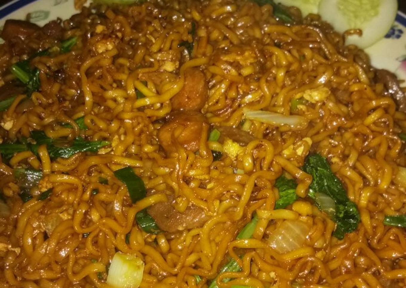 Mie goreng sosis baso