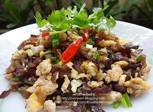 รูปของ เห็ดหูหนูผัดไข่