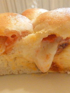 Una foto de Pizza danubio con sobrasada
