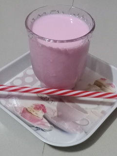 રોઝ લસ્સી (Rose Lassi Recipe In Gujarati) રેસીપી મુખ્ય ફોટો