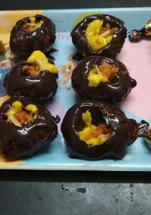 A picture of Chocolate panipuri.
