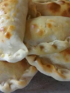 Una foto de Empanadas de pollo con masa casero 🍗