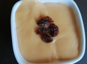 Una foto de Postre de Maizena con Arequipe