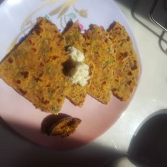 A picture of Missi Roti.